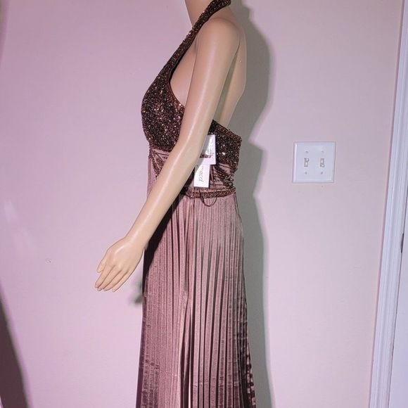 (23) NWT Nina Canacci Formal Gown in Brown - Picture 2 of 4